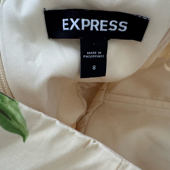 EXPRESS tiered yellow floral Babydoll Strapless mini Dress size 8 - Picture 6 of 12